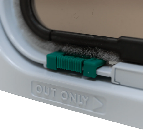 Closer Pets Thin panel door fitting cat flap White CP309W
