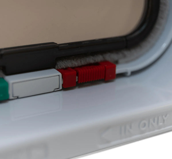 Closer Pets 4-Way Locking, Door Fitting cat flap White CP235W